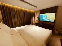 Reign  Hotel