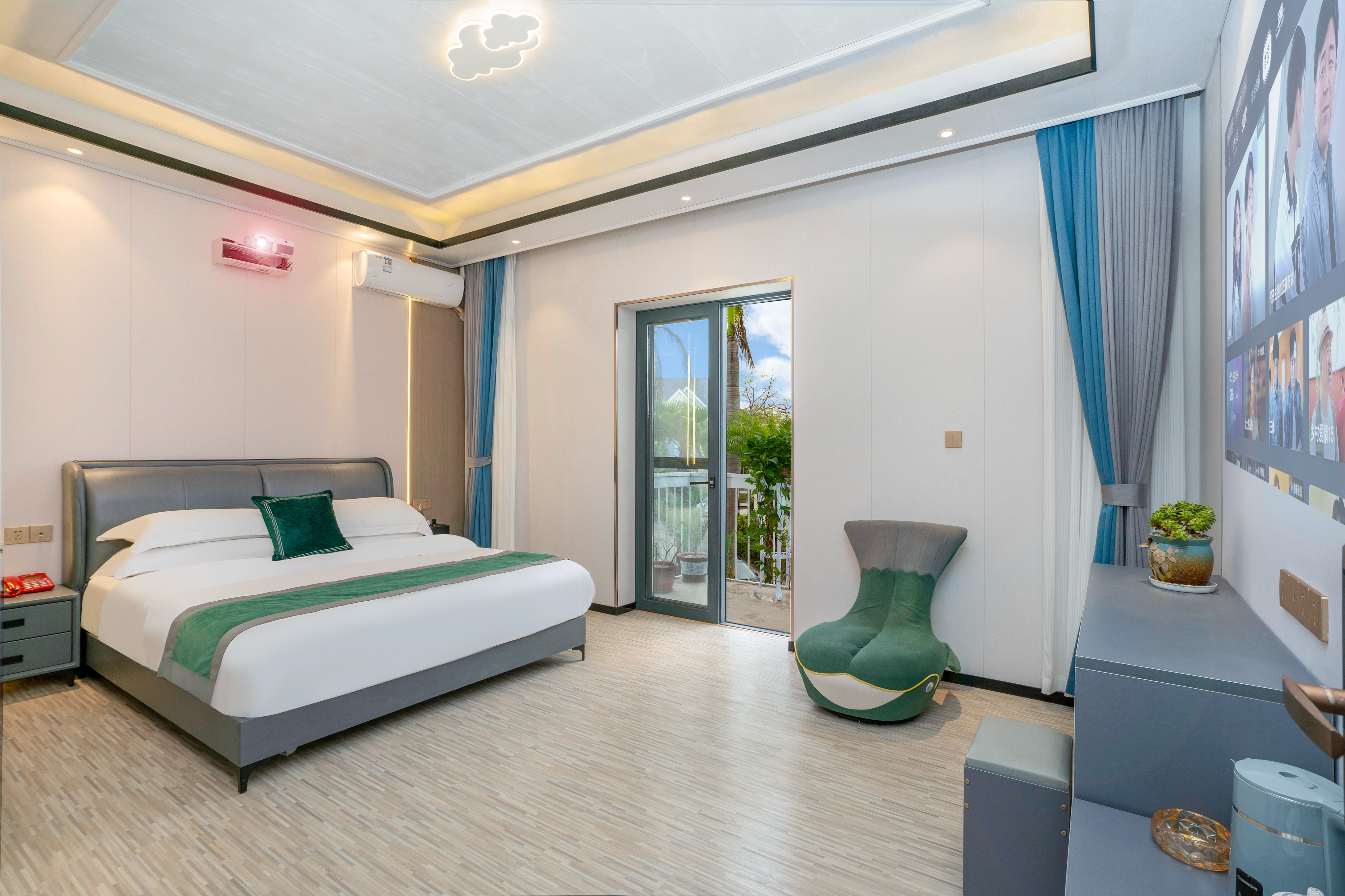 Deluxe Terrace Double Bed Room (Leisure Balcony + Large Projector)