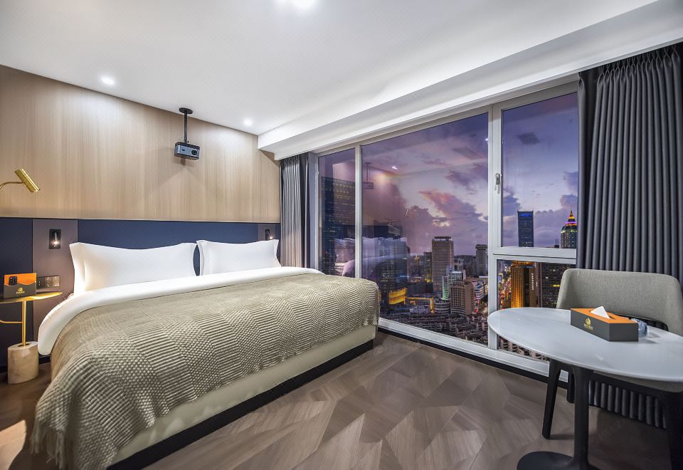 Private 180 ° Double Bed Room