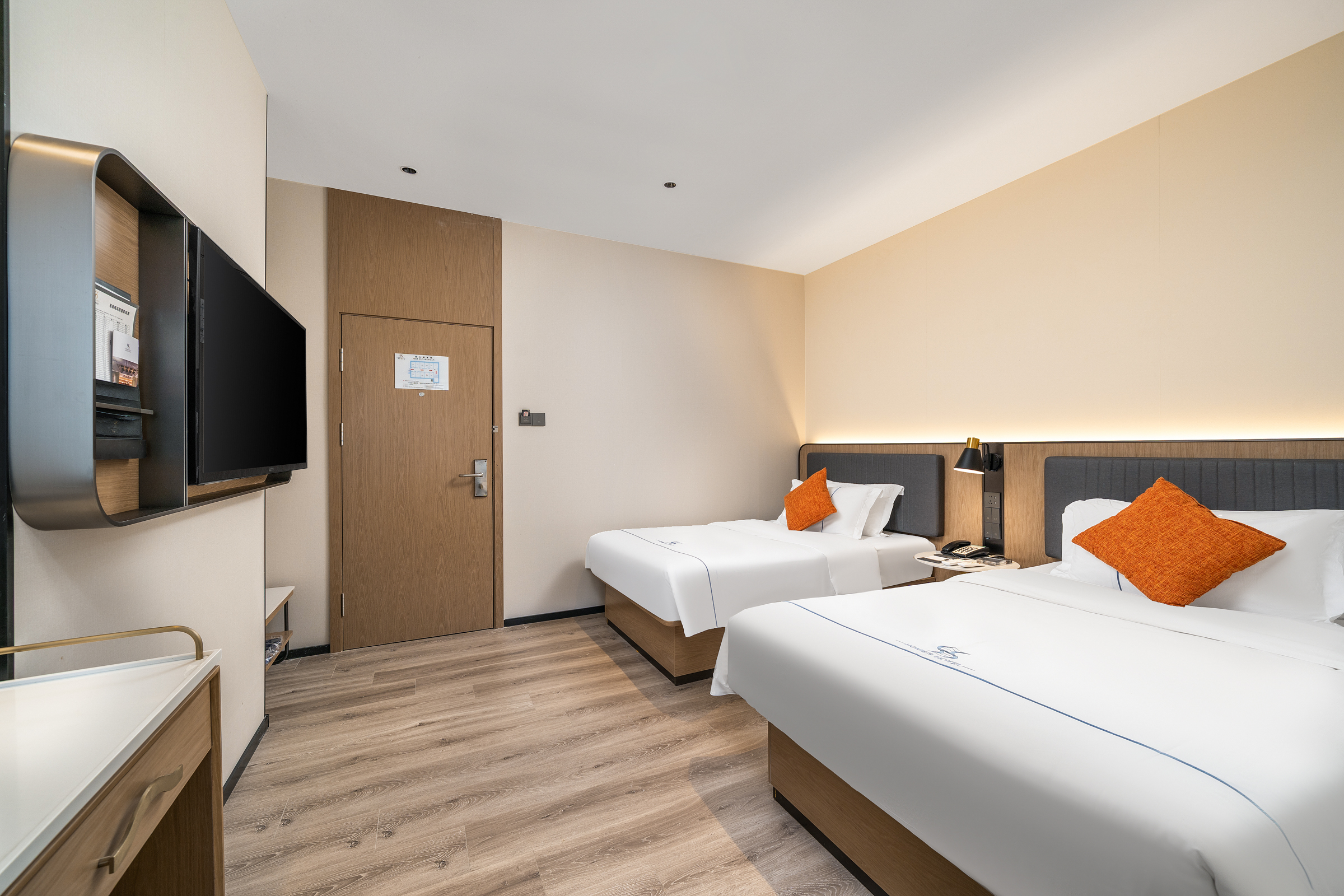 精英商务双床房『高清电视+独立办公桌』