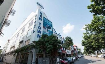 Hotel Zamburger Sunway Mentari - Housity