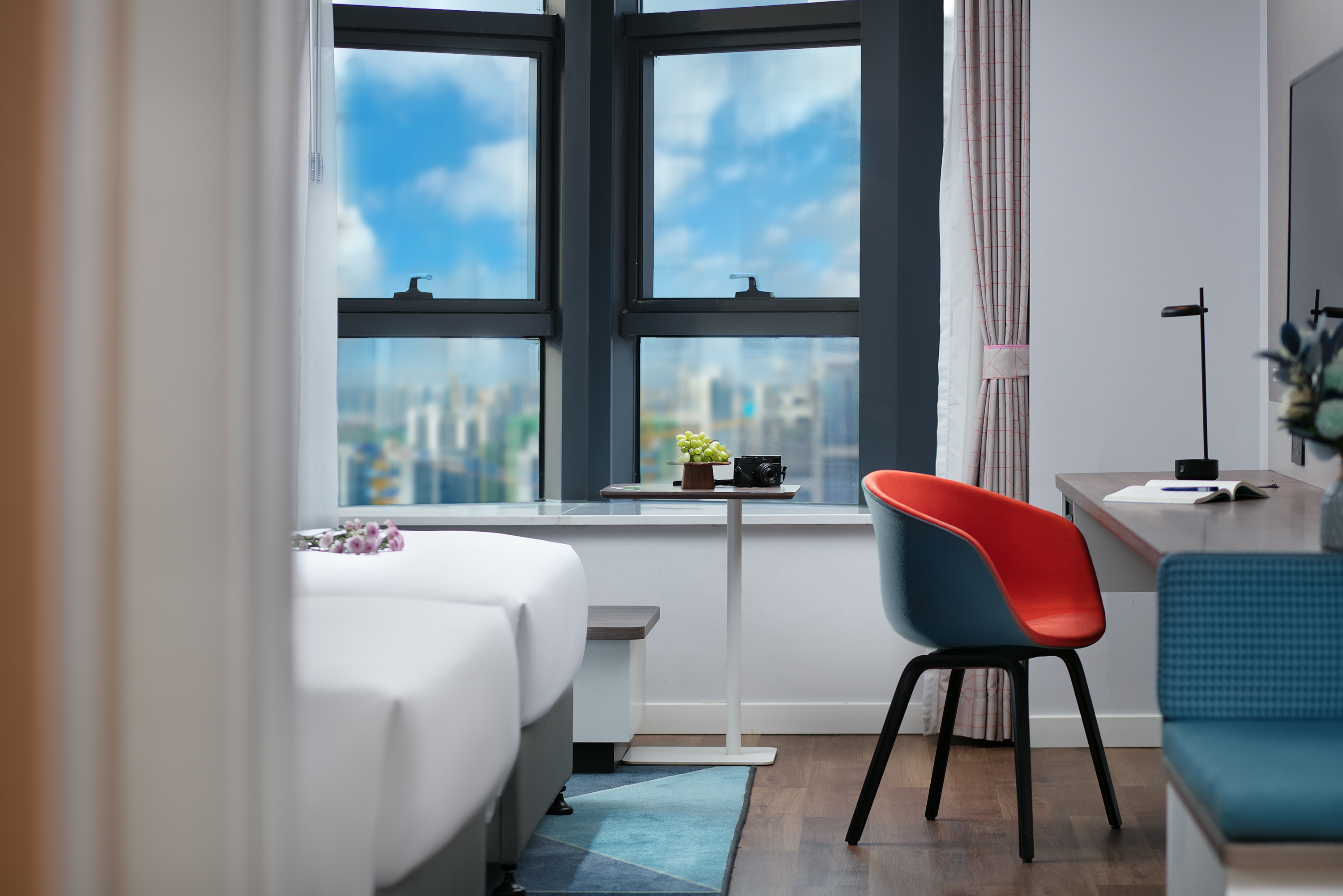 智选高级双床房（舒达床垫+办公桌椅+全身镜）