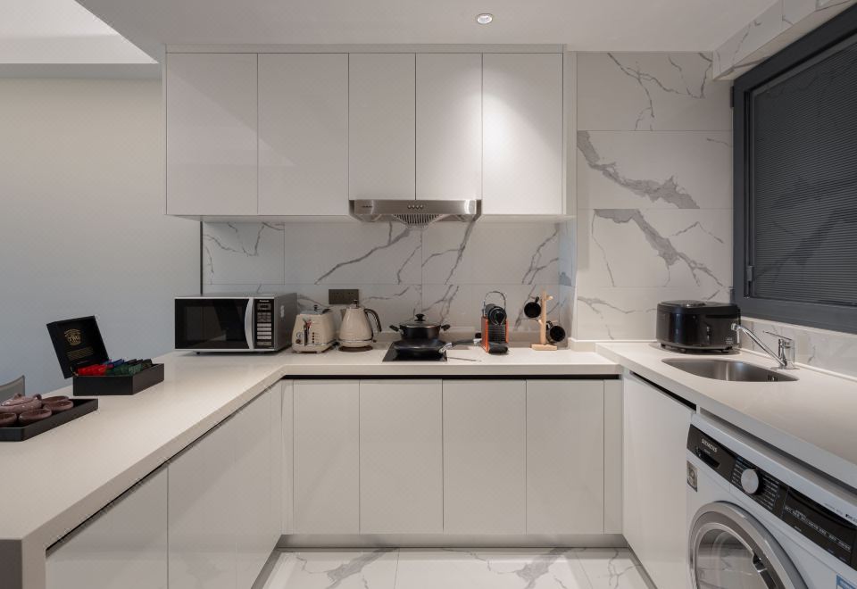 單臥行政江景套房