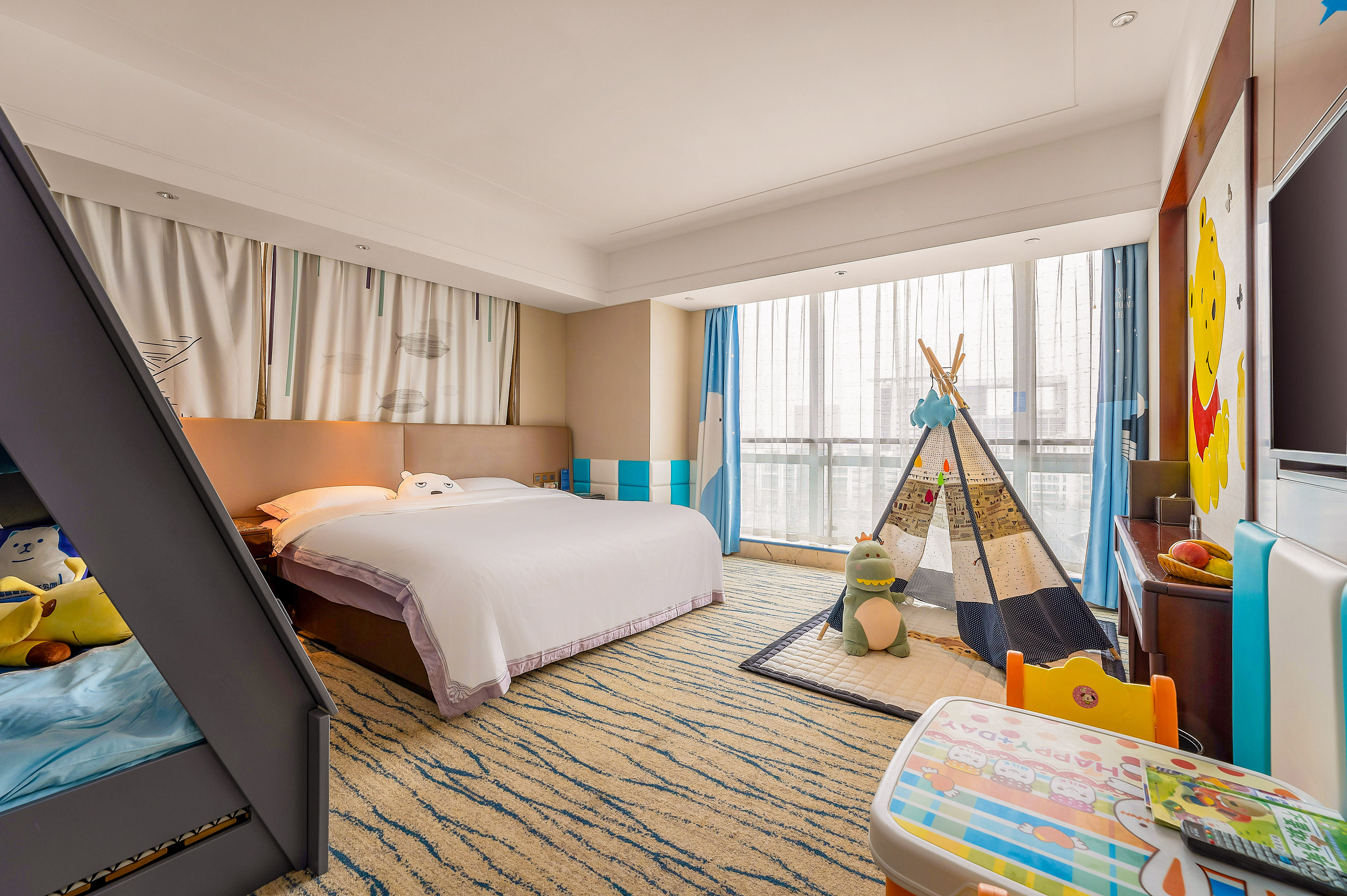 亲子主题套房【童趣盎然】+【宽绰大床】