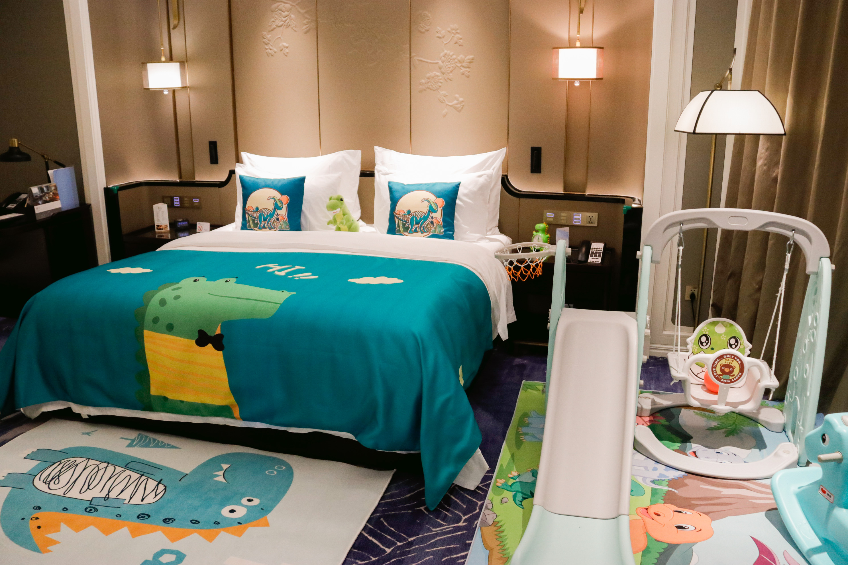 霸王龙亲子主题大床房