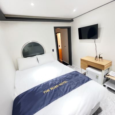 Standard Double room The Road Promo Code