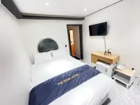 The Road Hotel