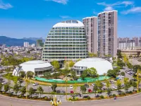 Golden Flower Jade Lake Plaza Hotel Hotels in Luopingxian