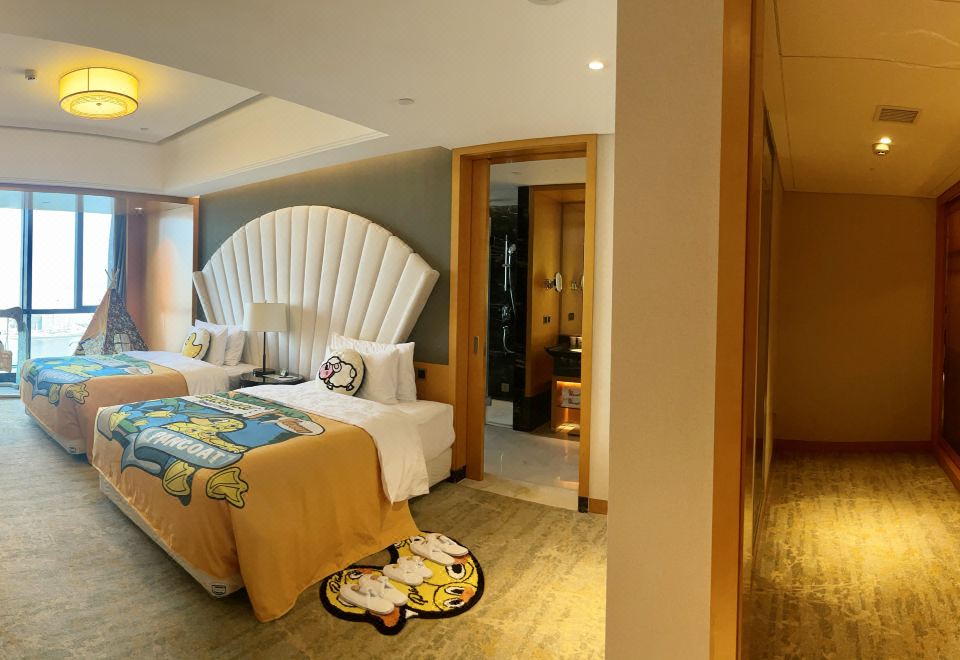 盼酷小黄鸭亲子主题至尊海景双床房