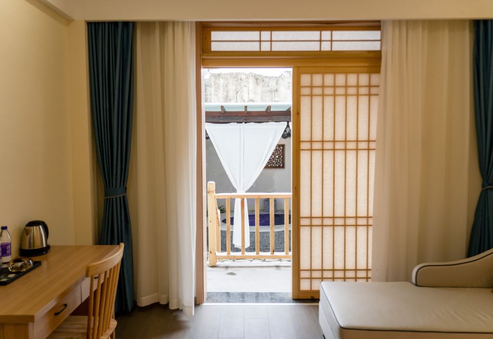 东苑?山景圆床私汤阁院