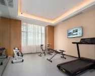 Vienna Hotel (Jiujiang De'an High-speed Railway Station Chaoyang Road Pedestrian Street)