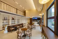 Quxiang Yazhu Chufeng Courtyard Homestay (Jiuge Alley)