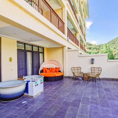 玉台大露台大床温泉套房（帶私家泡池） 江門古兜月泉湖居酒店優惠