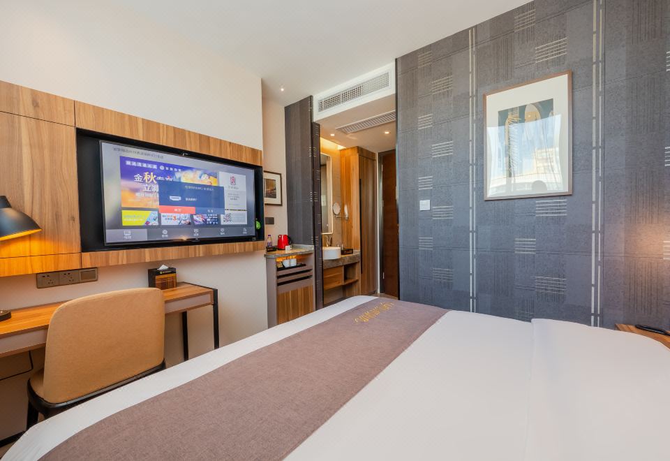 Business Double Bed Room A (Smart Projection + Photo-taking)