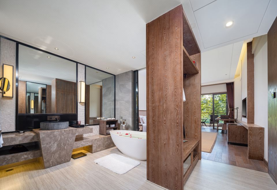 河畔尊享大床房