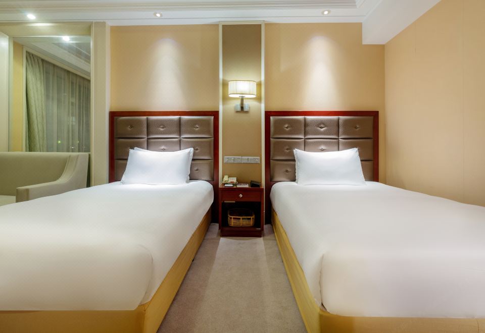 S&N Grand Hotel ChaohuDeluxe Panoramic Twin Room