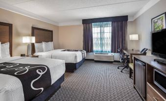 La Quinta Inn & Suites by Wyndham Miami Airport West