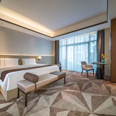 靜享景觀大床房（記憶棉床墊+深度睡眠+智能馬桶） 金慶盛金鑽飯店（萬象城南寧火車東站店）優惠