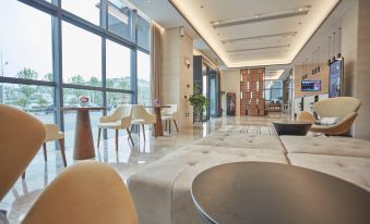 Home Inn Plus (Lujiang Neihuan North Road Wuzhong)