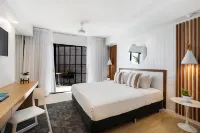 Coral Sea Resort Hotel a 