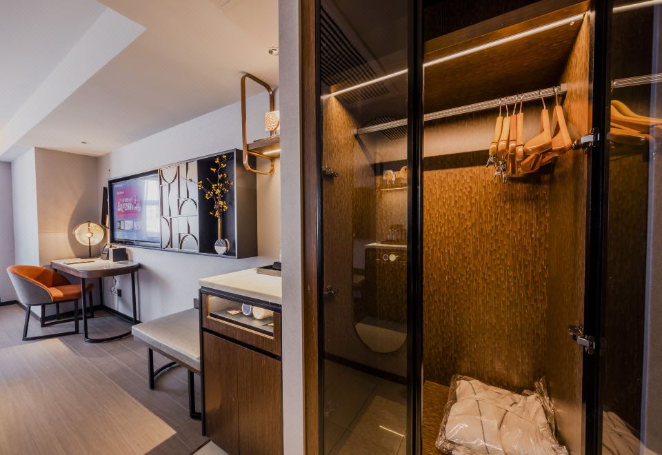 高级大床房【欧式风格+投屏电视+智能客控】