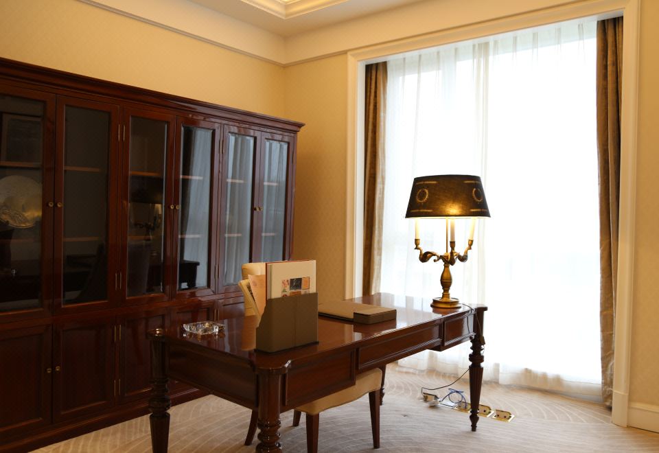 Dunhuang International HotelDeluxe Suite (Building 1)