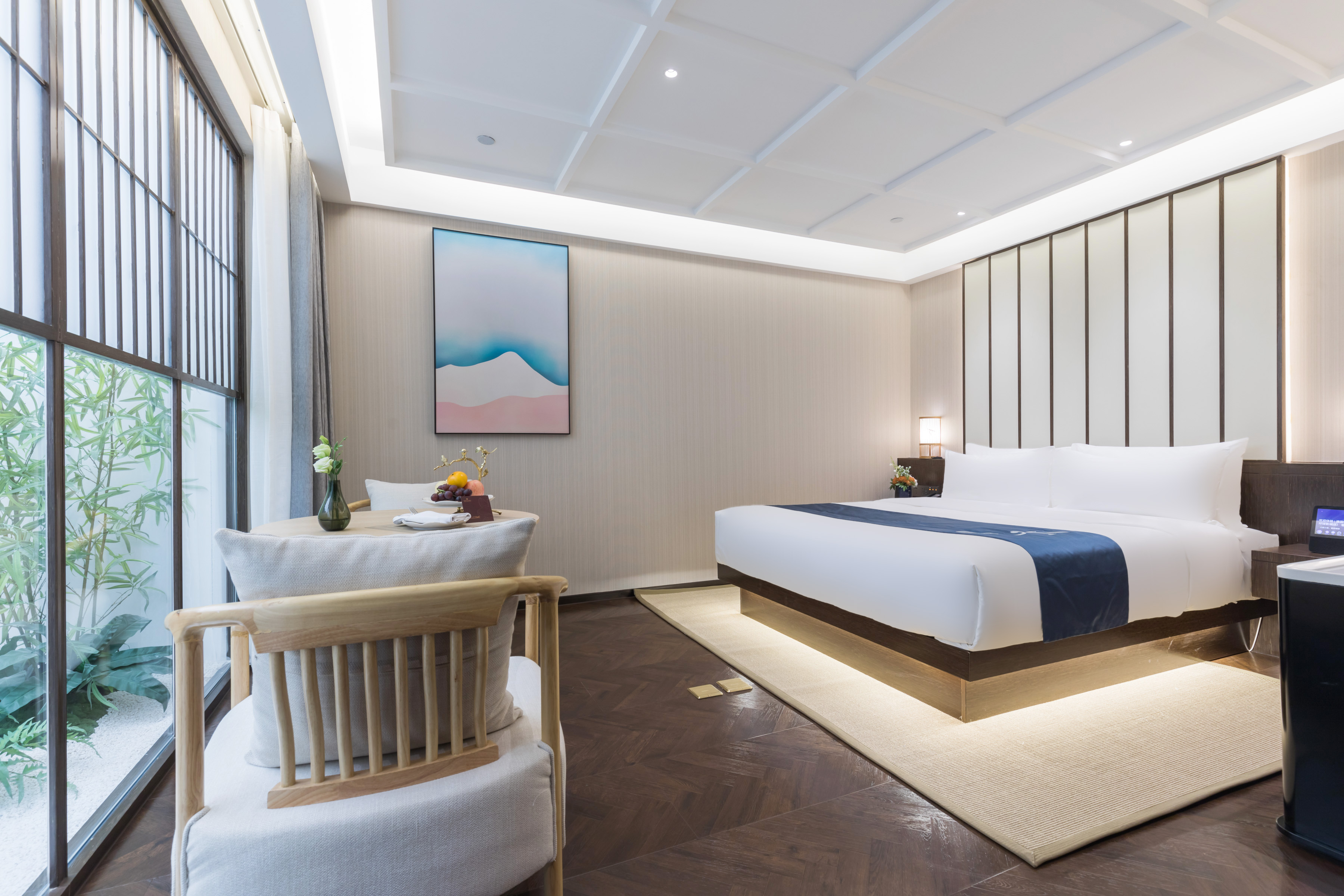 萃逸大床房（全屋智能小度+景观+冰箱+电视投屏+柔软浴袍）