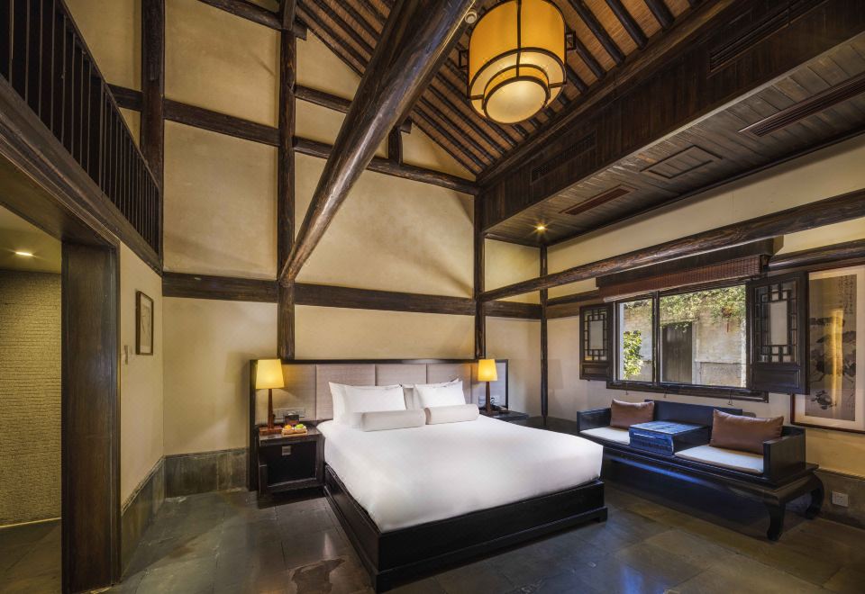 街景复式家庭套房