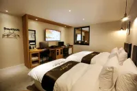Hotel Two Heart