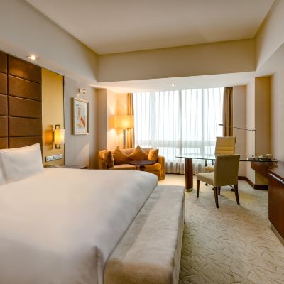 皇冠行政房-大床 煙台南山皇冠假日酒店優惠