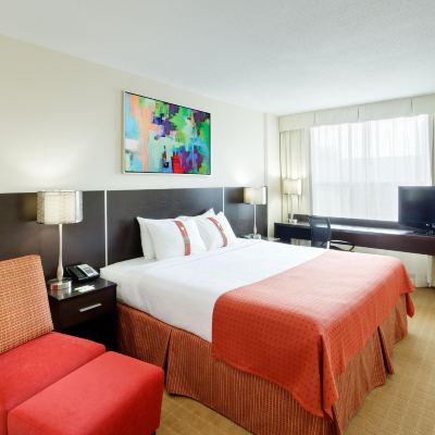 標準特大床房 多倫多中心假日酒店優惠