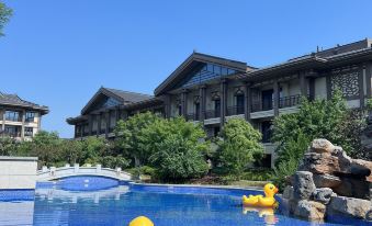 YunTaiShan RoEasy Resort Hotel