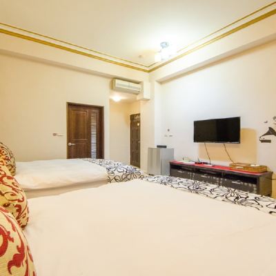 101 Land Quadruple Suite Pianist B&B Promo Code