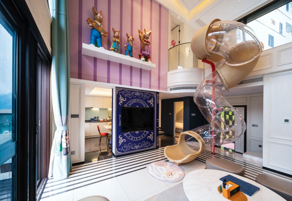 Conny's Home Three-Bedroom Duplex Townhouse