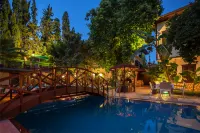Castle Old Town Hotel  otelleri