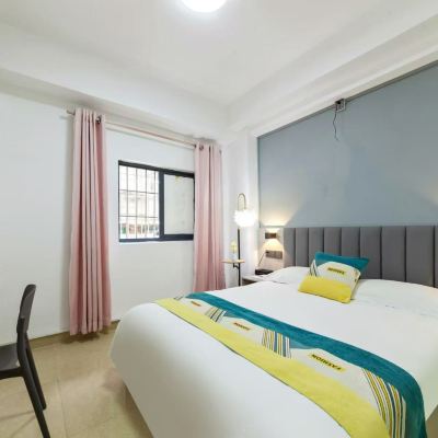 溫馨觀影大床房 望雲居民宿（中山路步行街店）優惠