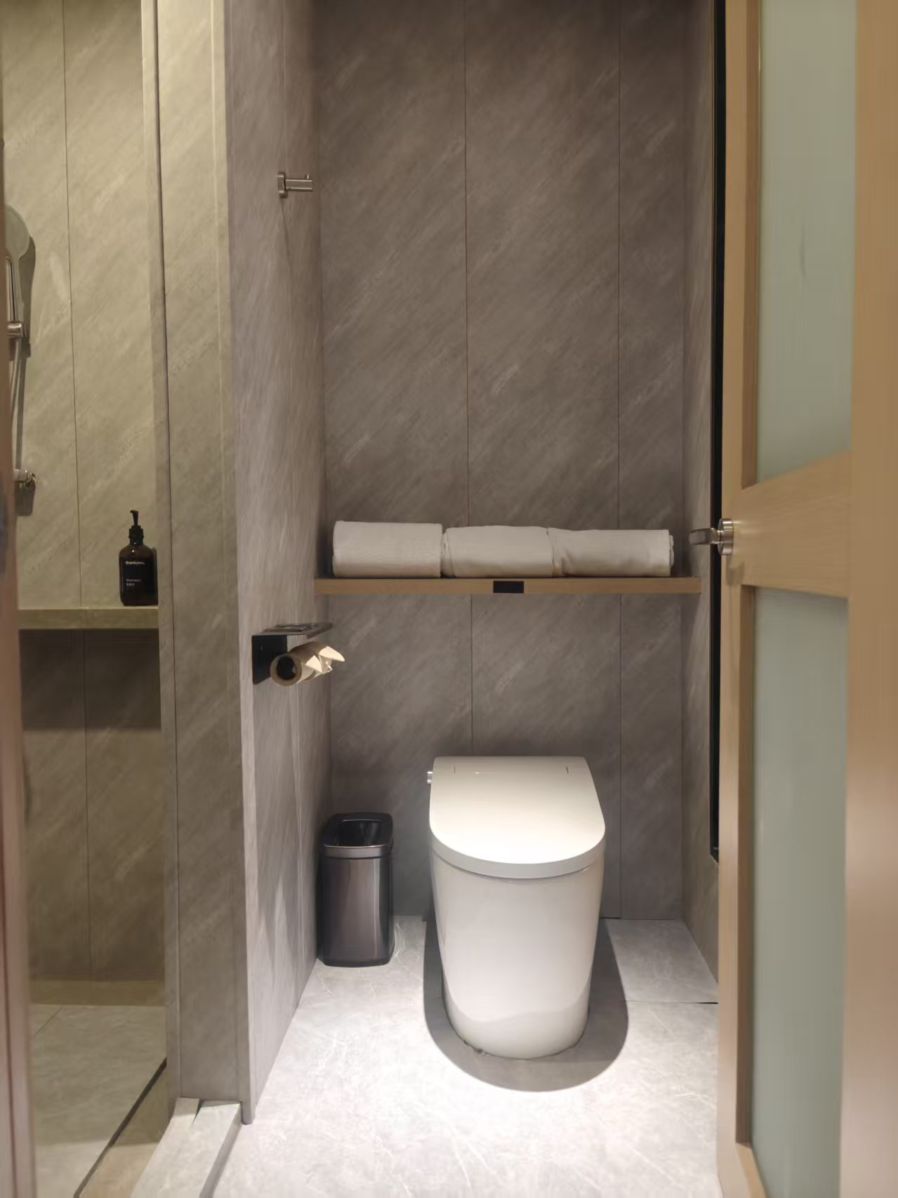 雅致大床房（65寸4K投屏+裸棉床品+智能马桶）