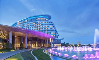 HUALUXE Nanjing Yangtze River - Housity