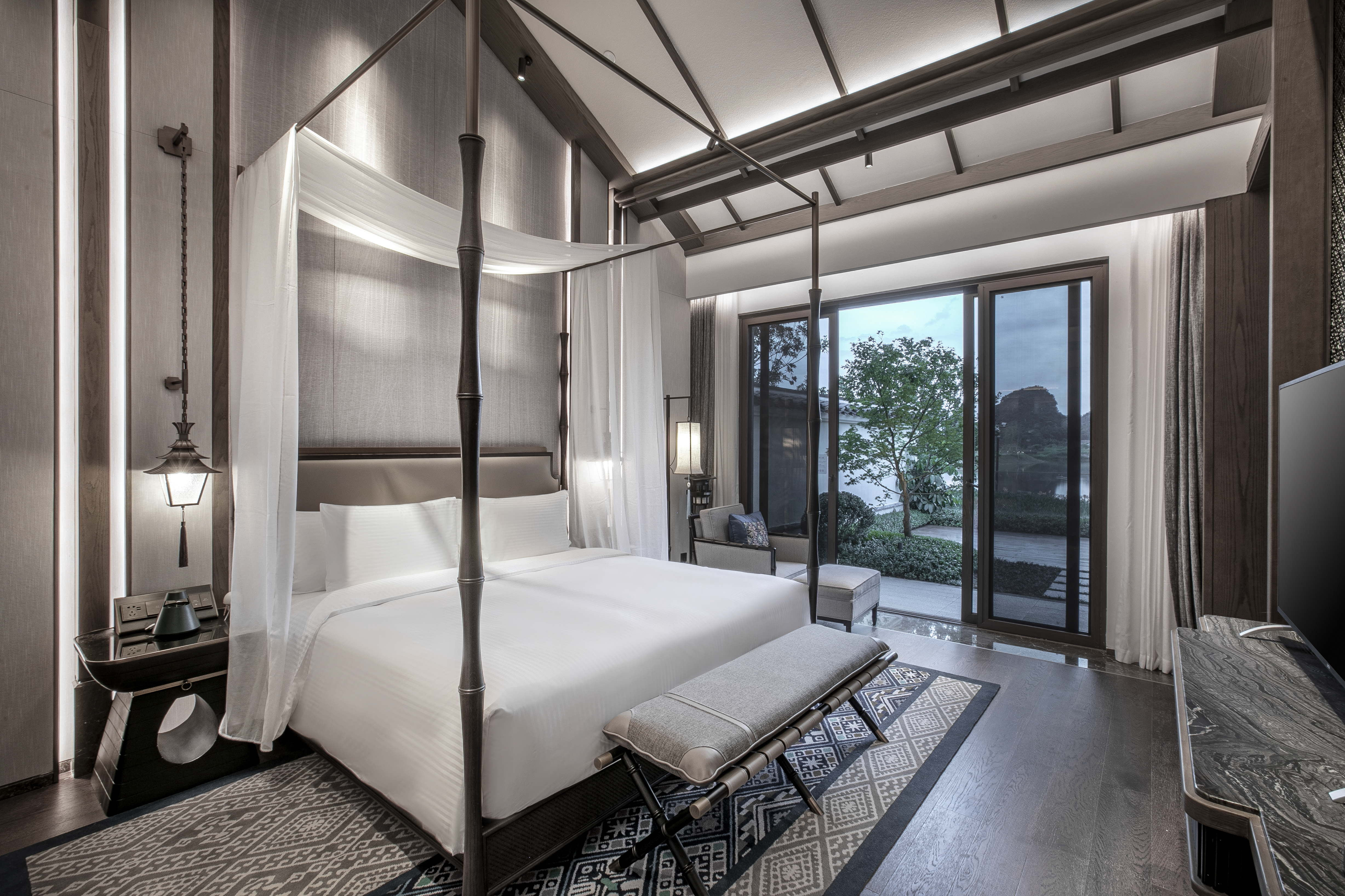 湖景庭院露台大床单卧别墅