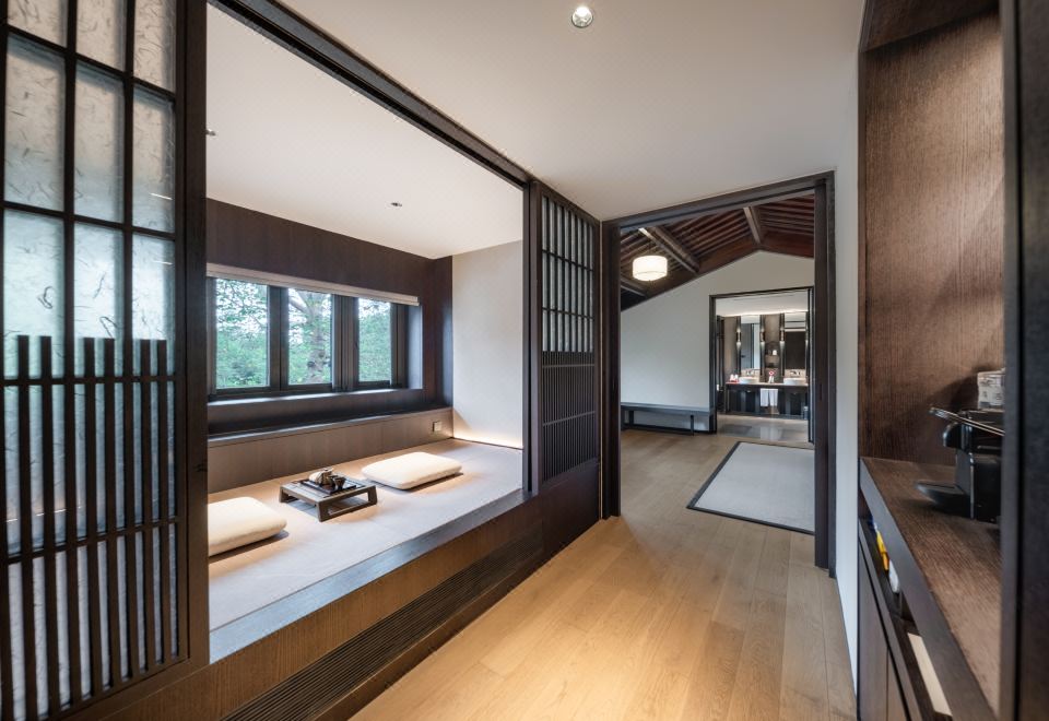 Savoir Resort Hangzhou XixiDeluxe Duplex Family Suite - Courtyard-View