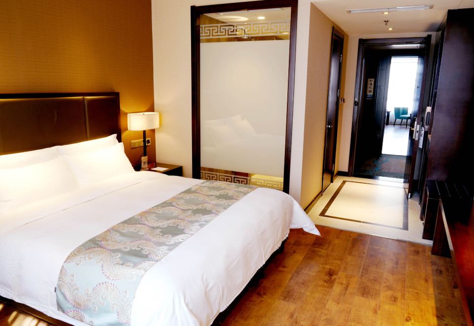 棲賢商務大床房（小冰箱+詩意空間+多款枕頭）