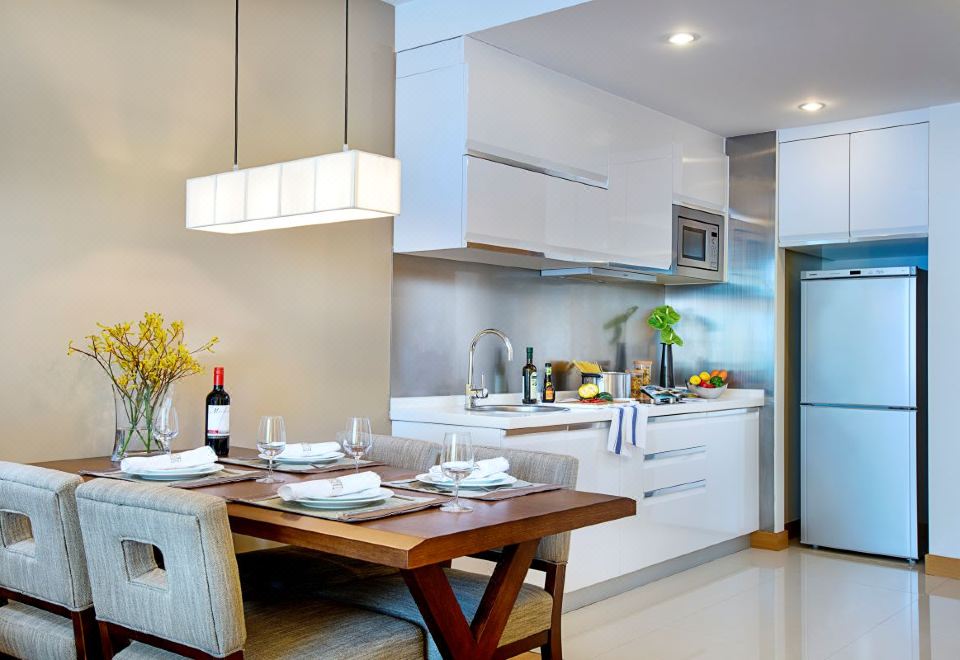 悦享双卧室舒馨套房（大客厅+SIEMENS洗烘机+厨房）