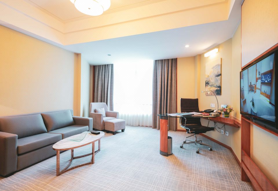 Ramada Plaza Shanghai Pudong AirportExecutive Deluxe Suite