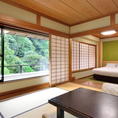 【池の棟】山側・一般客室（和室10畳＋セミダブル１床） 箱根湯本温泉 吉池旅館 クーポン