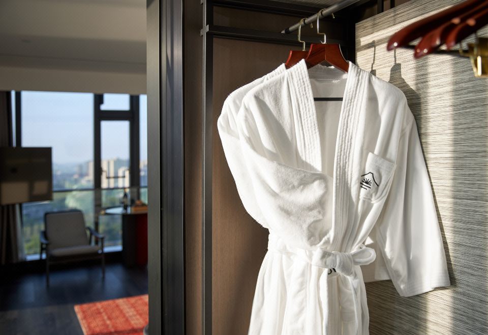 Superior King Lake View Room