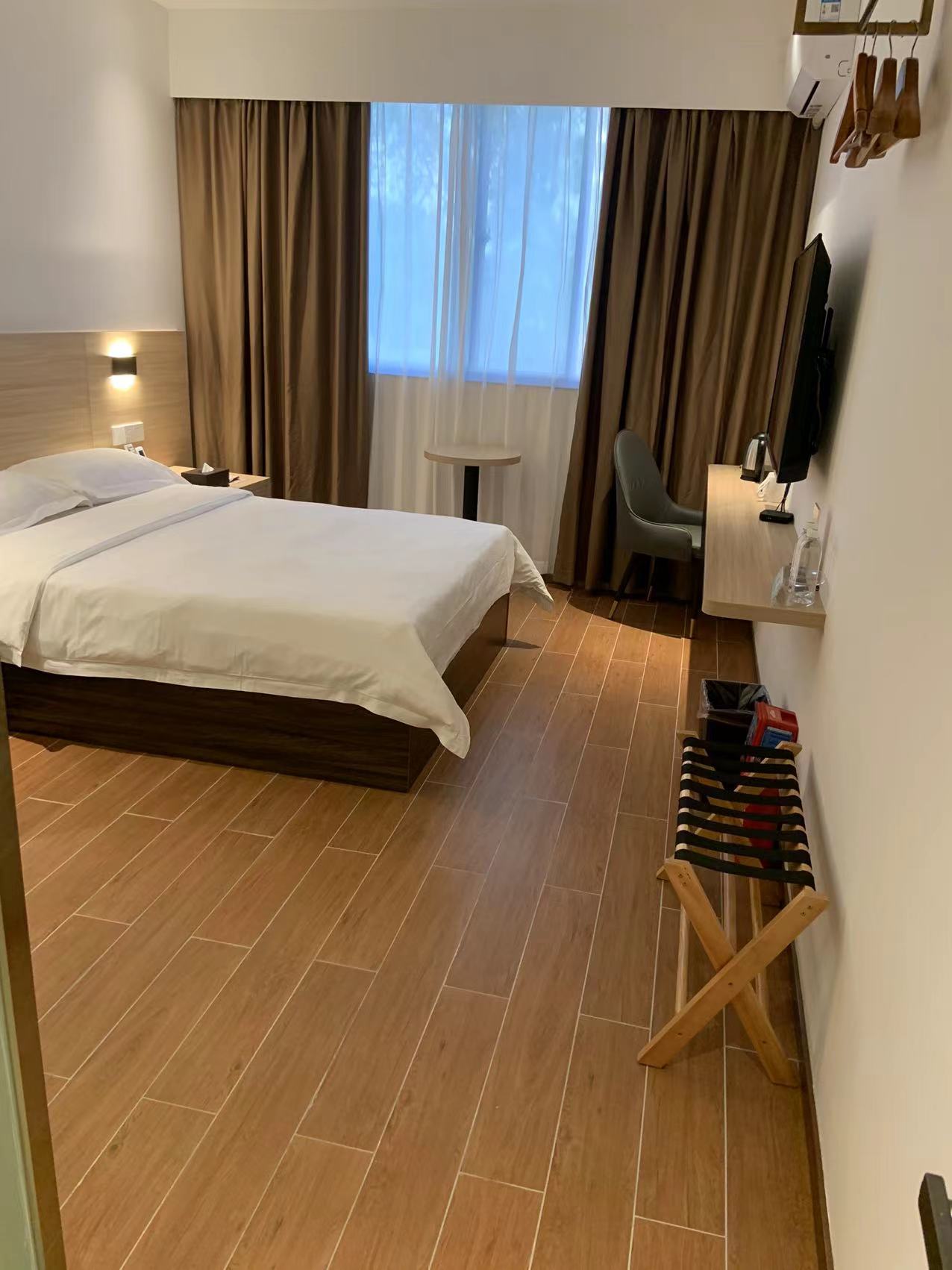 园林商务大床房