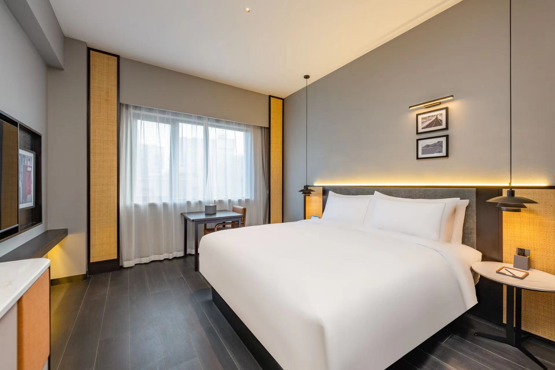 高级大床房（智能投屏+私享Coffee机+冰箱）