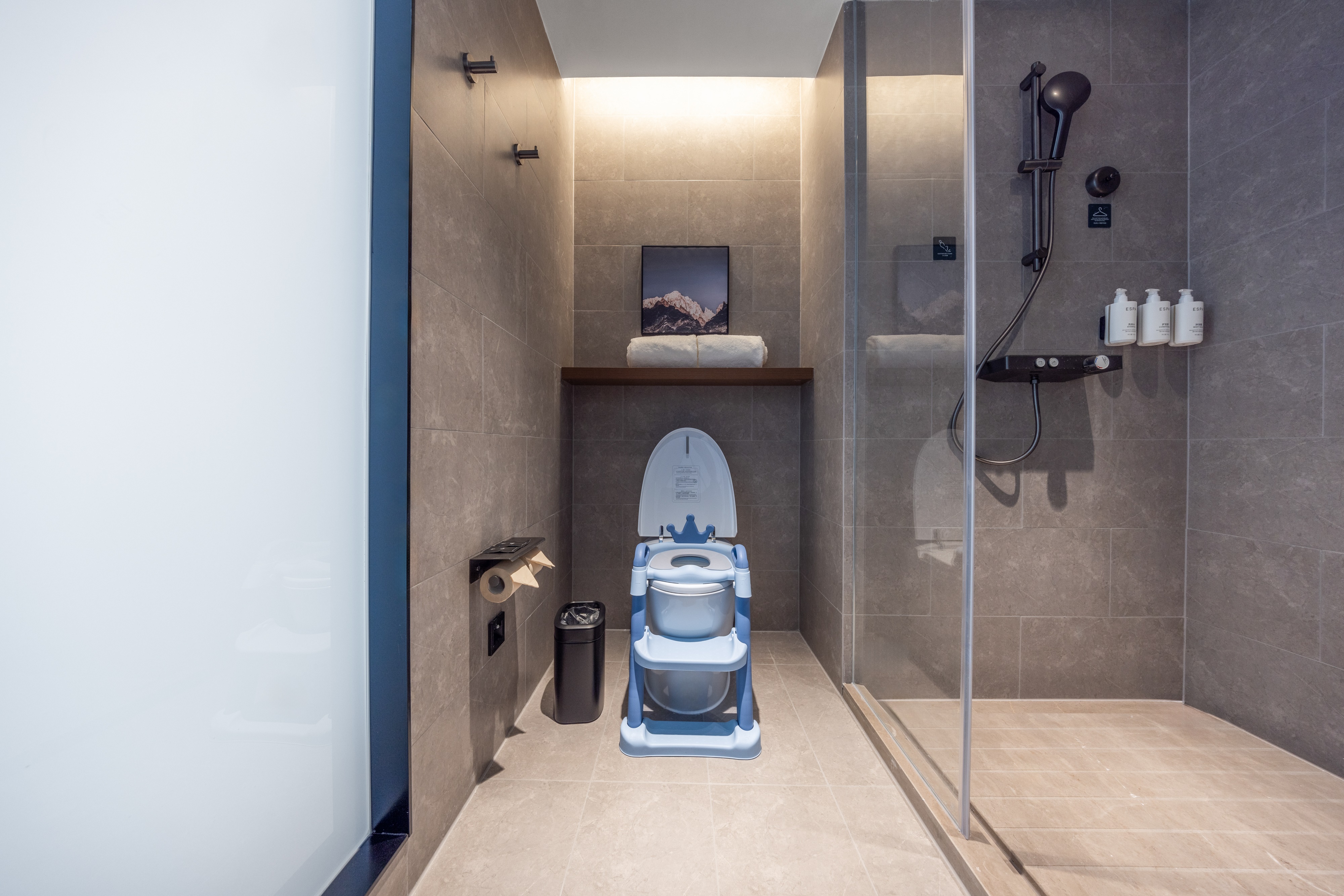 尊享亲子双床房（电视投屏+小冰箱+语音客控）