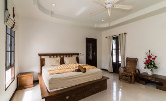 4 Bedroom Private Bali Style VillaHH6)