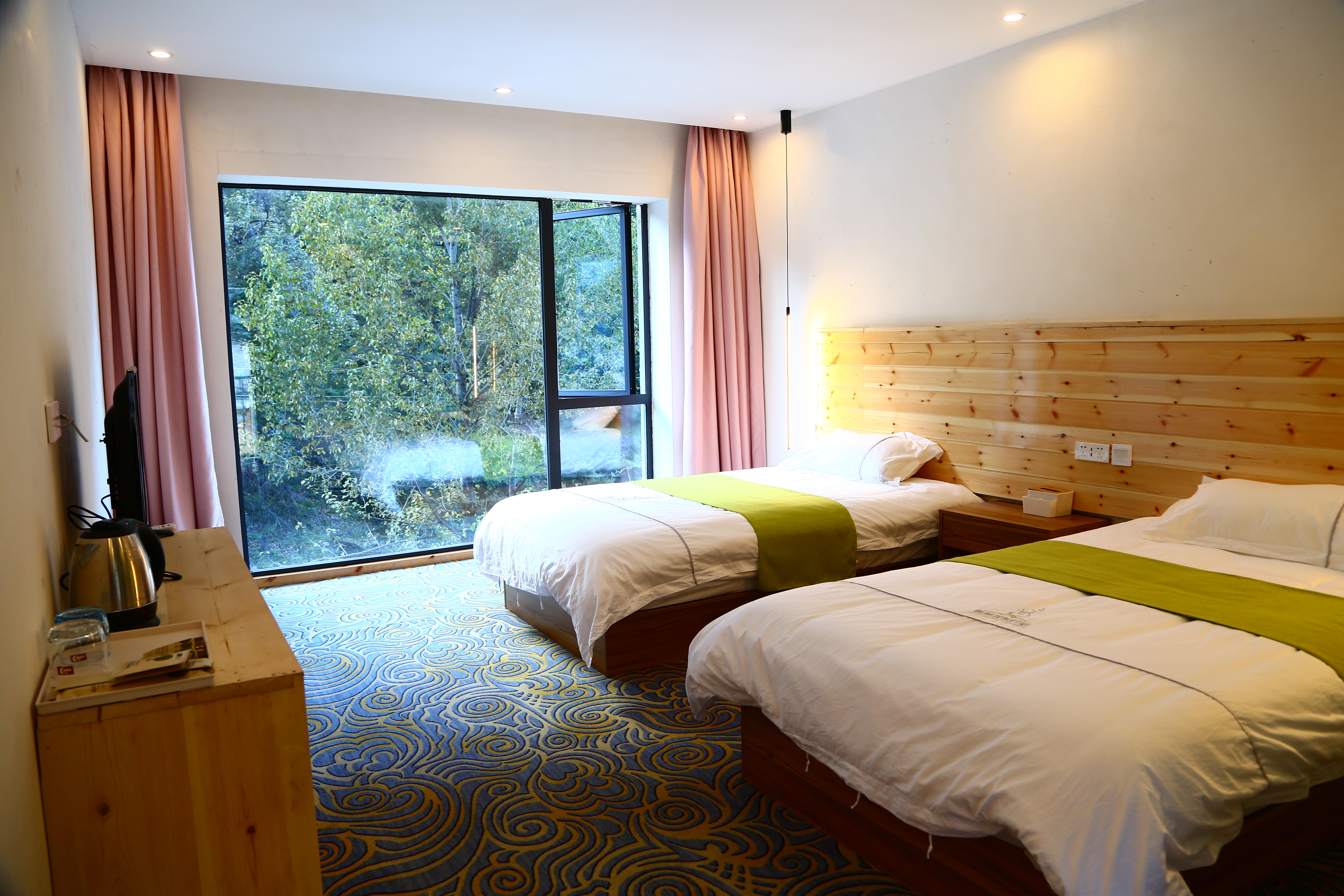 Empty mountain Twin room